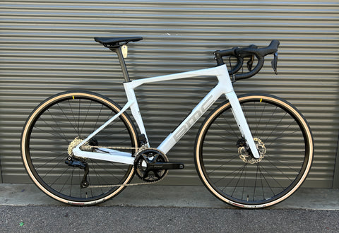 2025 BMC RoadMachine Four - 54cm