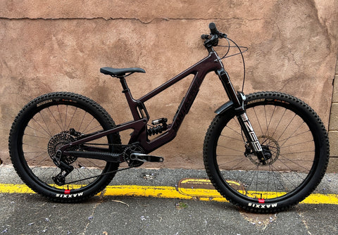2026 Santa Cruz Nomad X0 AXS RSV - Second Hand
