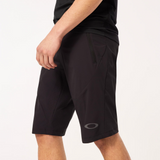 OAKLEY SEEKER AIRLINE SHORT BLACKOUT