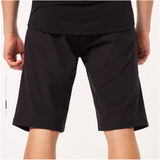 OAKLEY SEEKER AIRLINE SHORT BLACKOUT