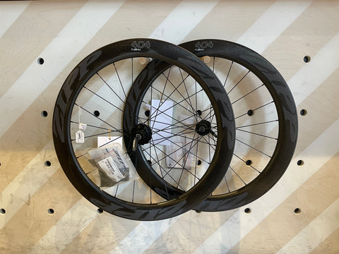ZIPP 404 NSW CARBON CLINCHER WHEELSET DB QR TL V1 CPG
