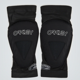 OAKLEY ALL MOUNTAIN RZ LABS ELBOW GUARD BLACKOUT