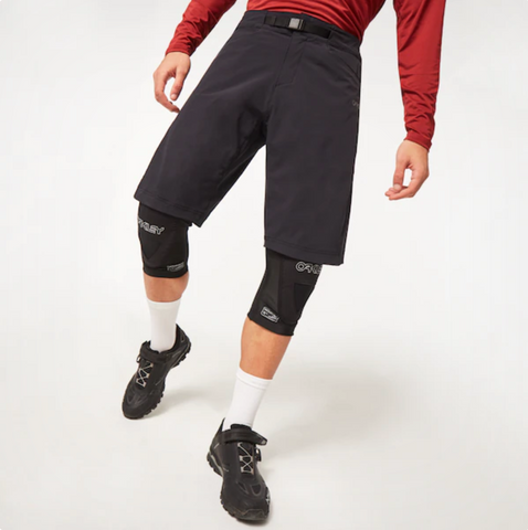 OAKLEY DROP IN MTB SHORT BLACKOUT